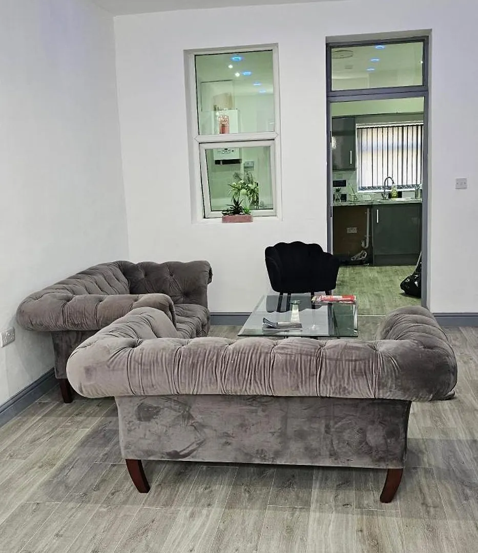 Remarkable 4-Bed House In Bradford 0*, Bradford (West Yorkshire) United Kingdom
