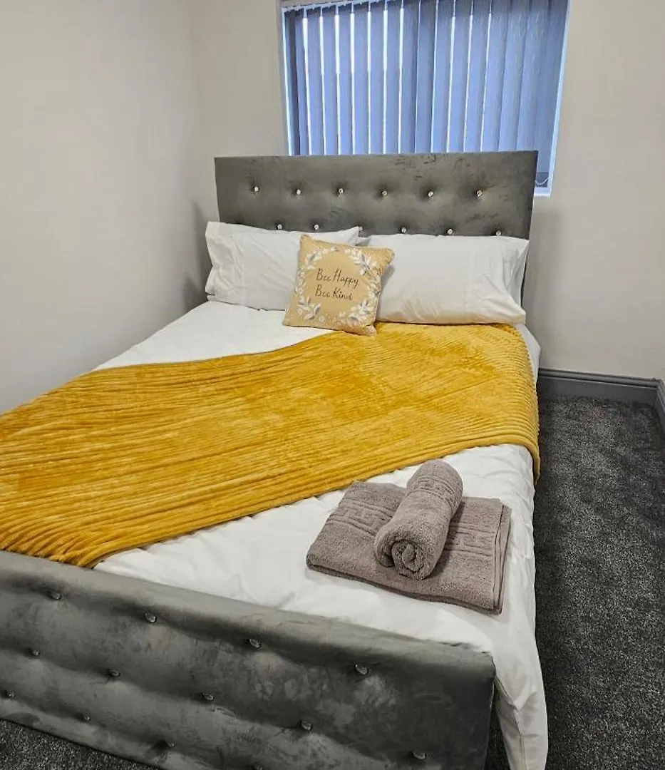 Holiday home Remarkable 4-Bed House In Bradford United Kingdom